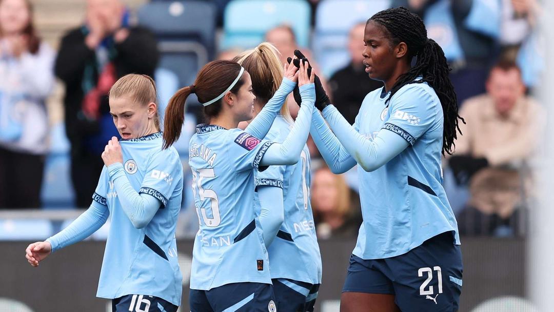 Hemp electric as Shaw secures Man City's first WSL win
